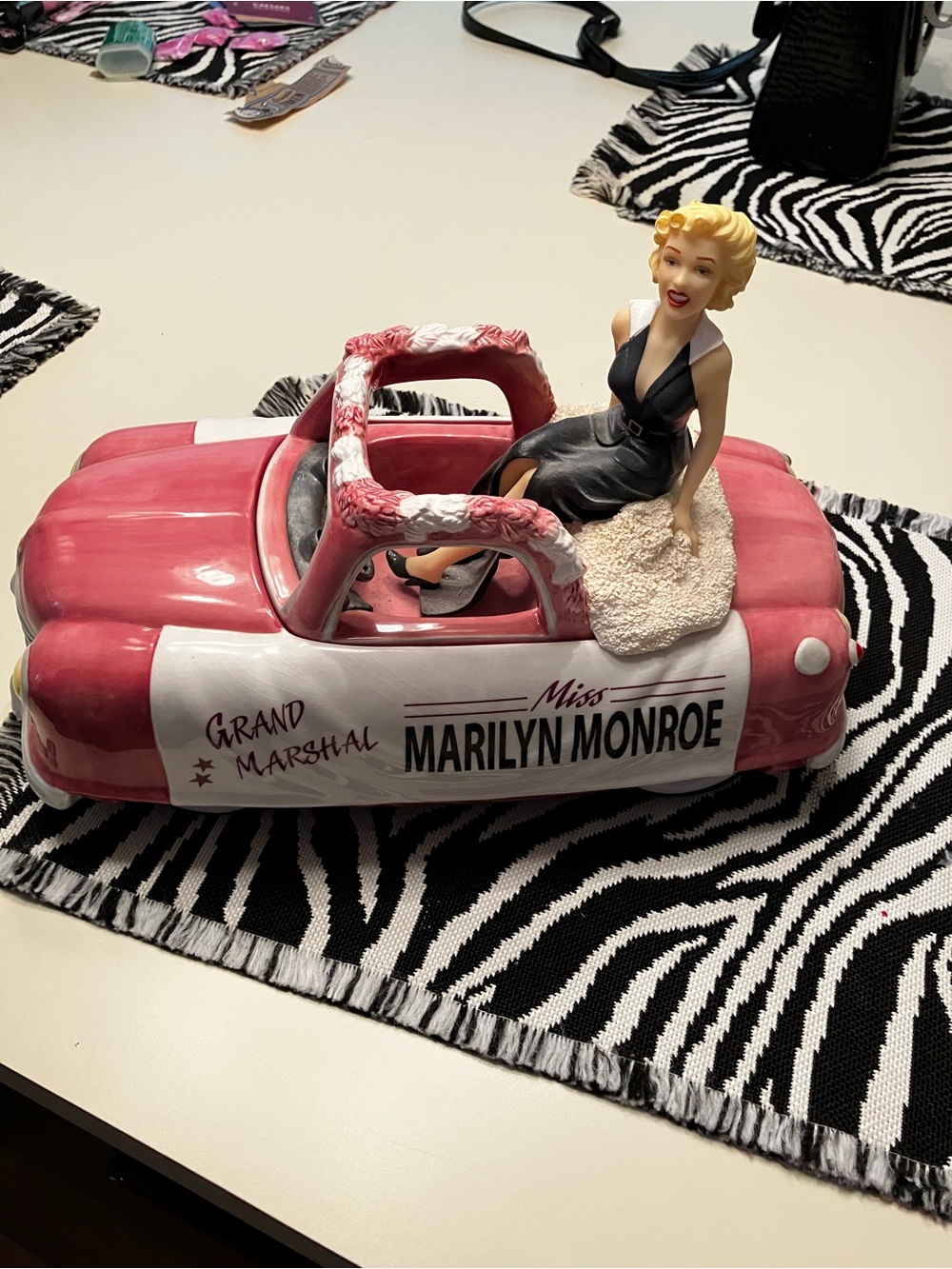 Marilyn Monroe vintage cookie jar clay art